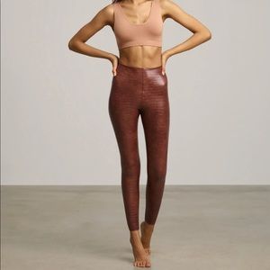 Like new Commando faux leather legging